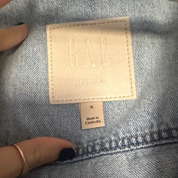 GAPxBeis Light Blue Denim Jacket - Picture 2 of 3